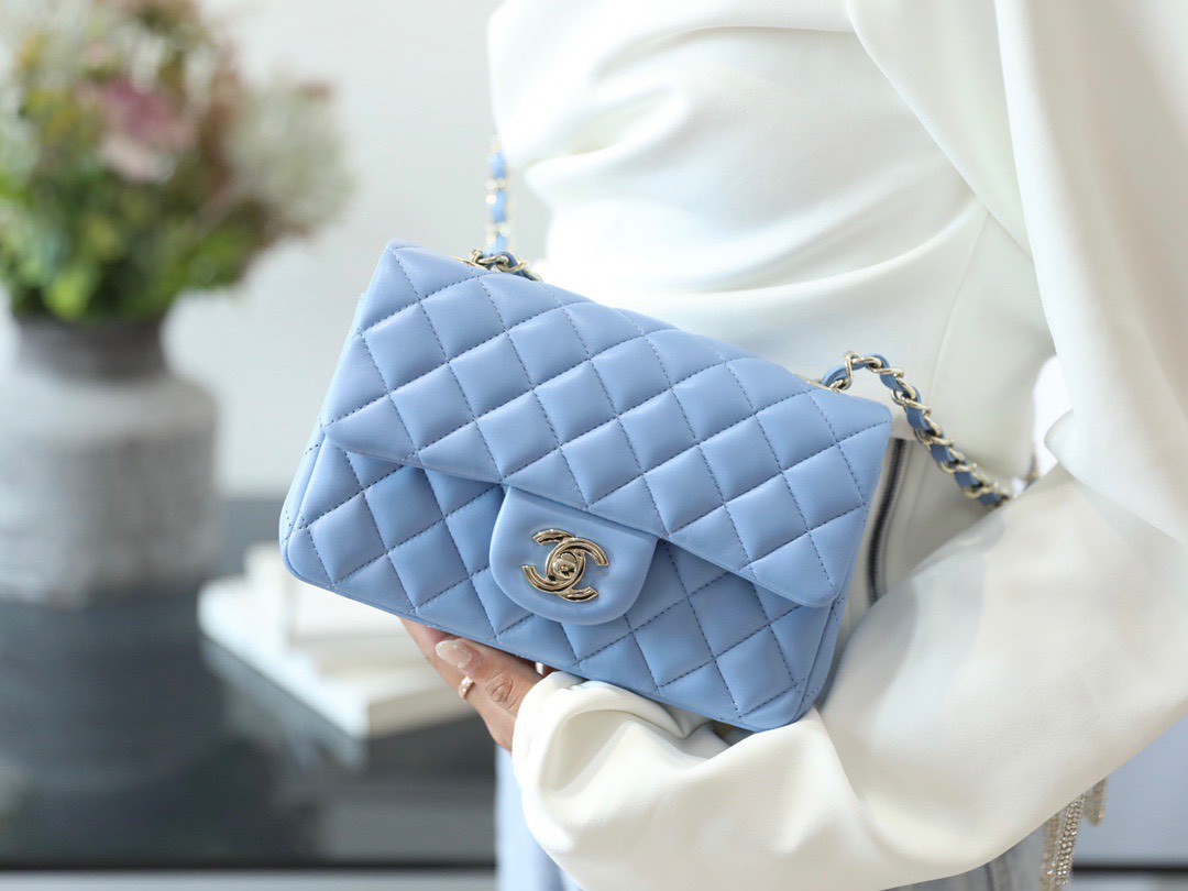 Túi Chanel Classic 30cm like auth màu xanh dương trả khách