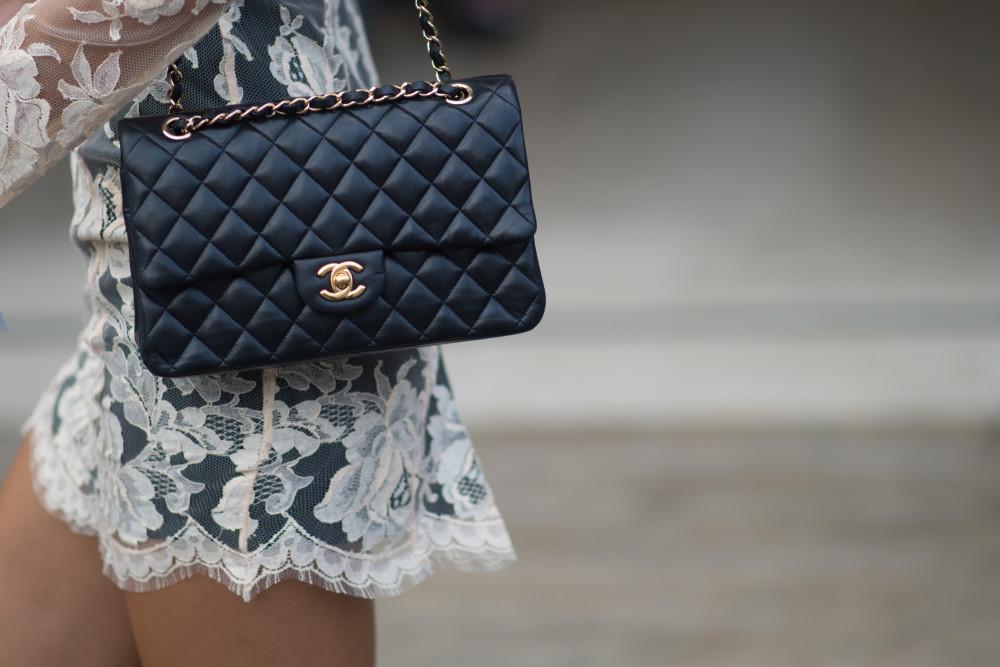 Túi xách Chanel Classic Flap Bag Medium Black Gold  Nice Bag
